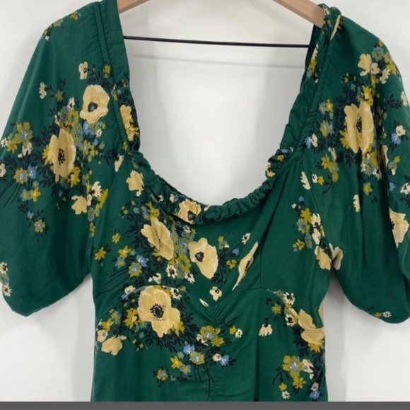 NWOT URBAN OUTFITTERS FLORAL PRINTED RUCHED MINI OFF THE SHOULDER DRESS GREEN - Picture 6 of 13